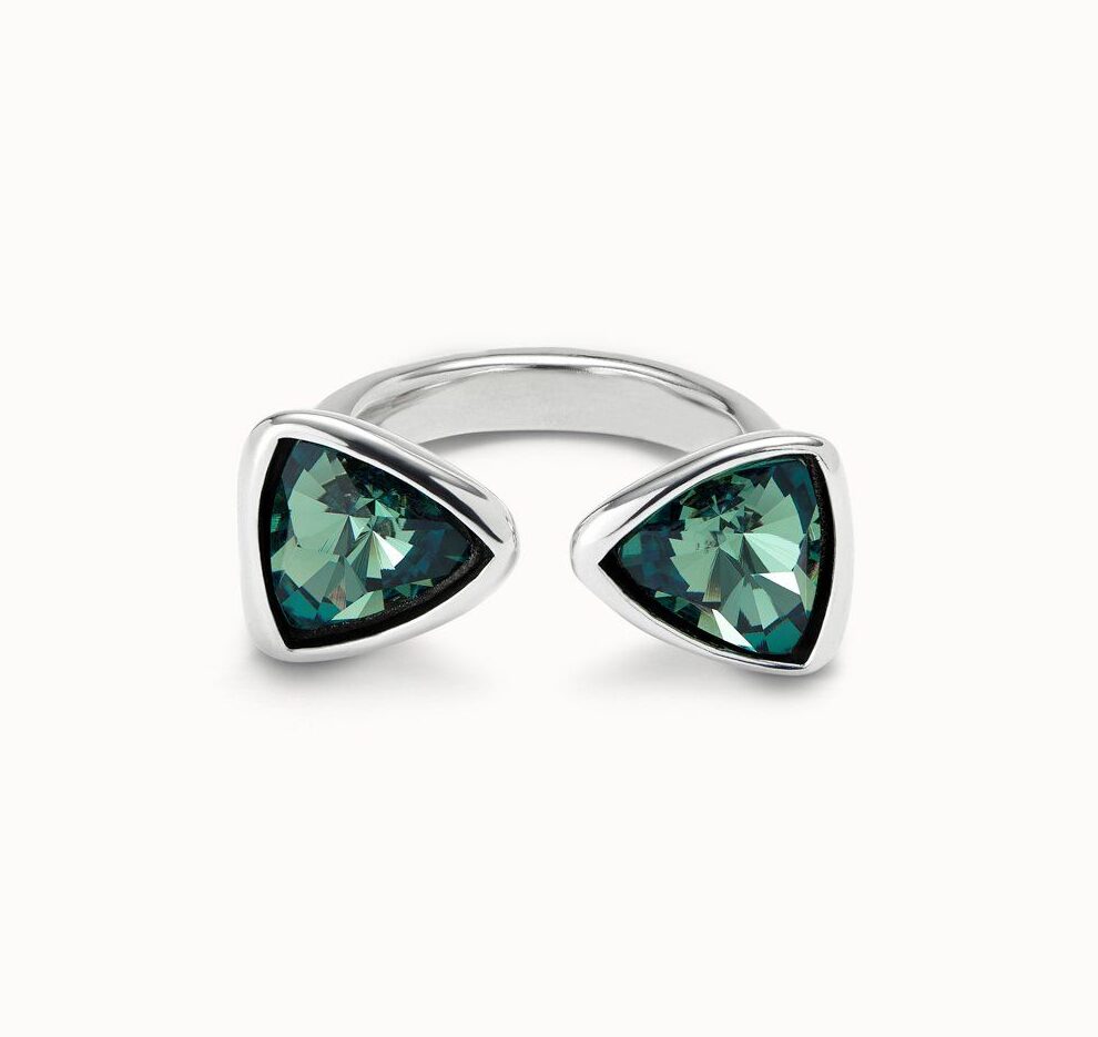 Anillo bañado en plata de ley con cristales verdes triangulares