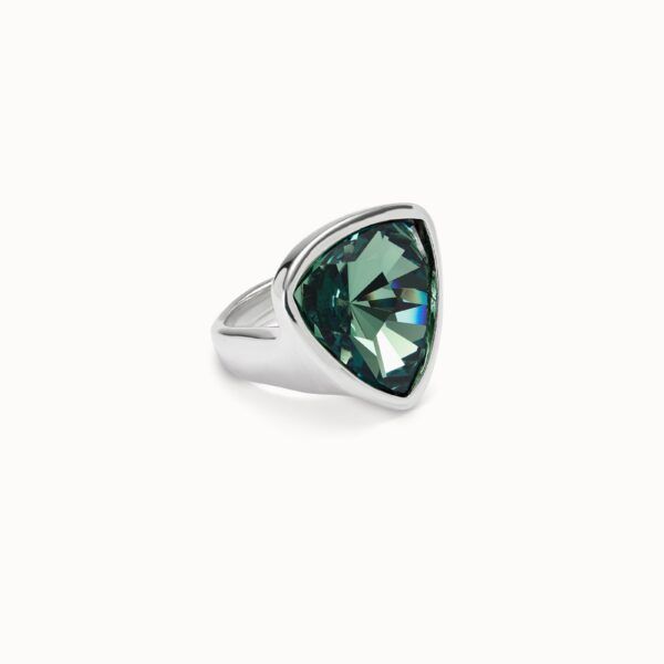 Anillo triangular bañado en plata de ley